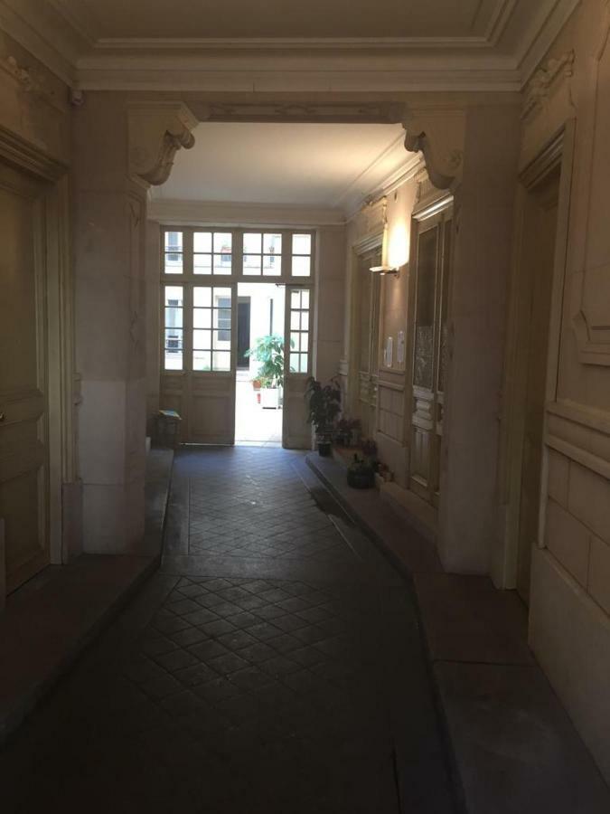 Cosy Rare 2 Bedroom Apartment Around A Private Garden ヌイイ＝シュル＝セーヌ エクステリア 写真